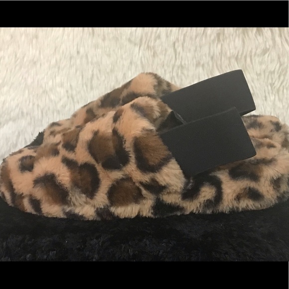 Big Furry Cheetah Slippers - Picture 2 of 6